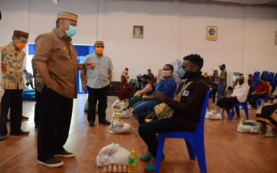 349 Civitas Kampus UMGO Terima Bantuan Pangan Bersubsidi